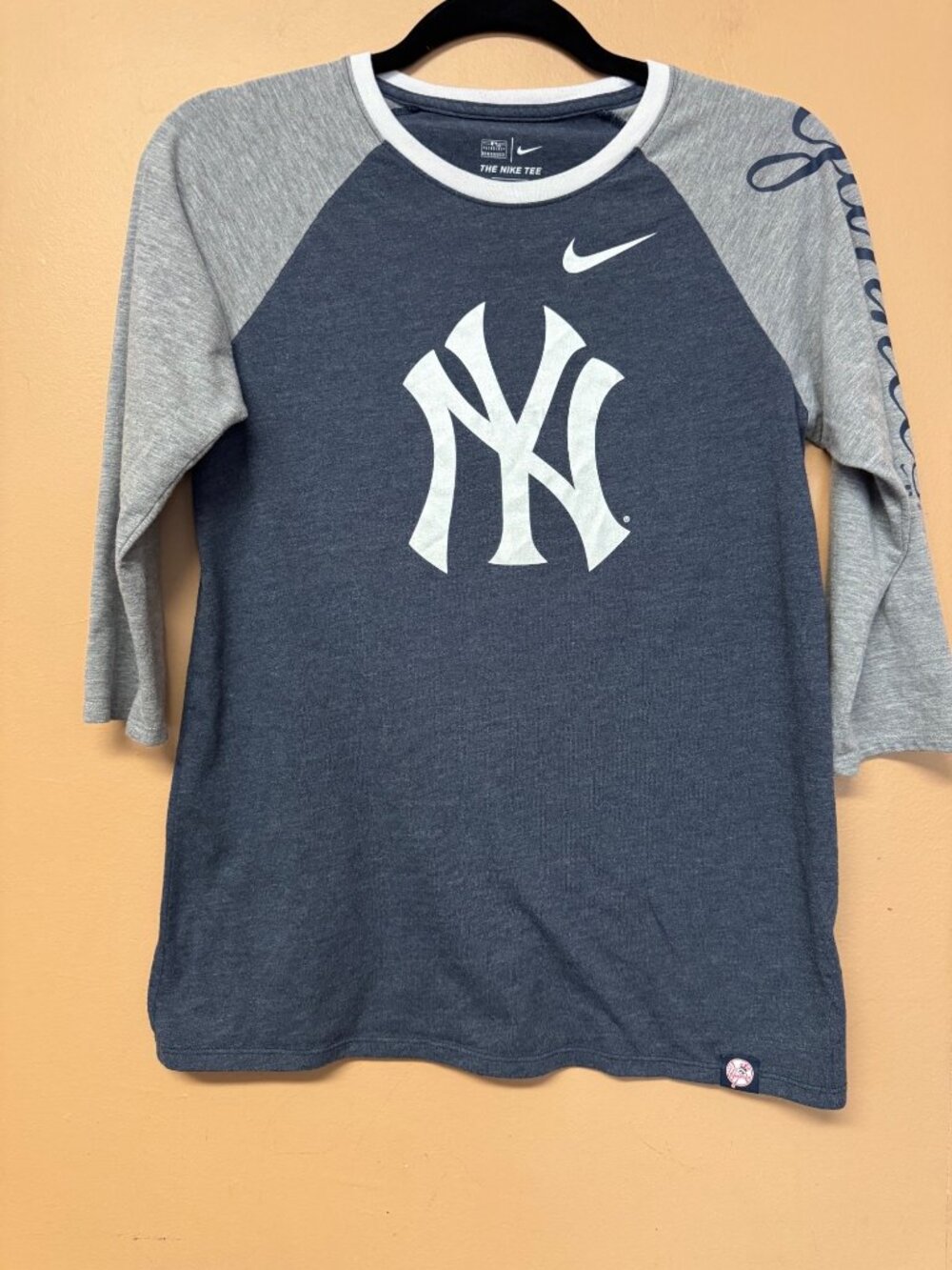 Nike New York Yankees Raglan Tee MLB Baseball Shirt 3/4 Sleeve Gray Blue M